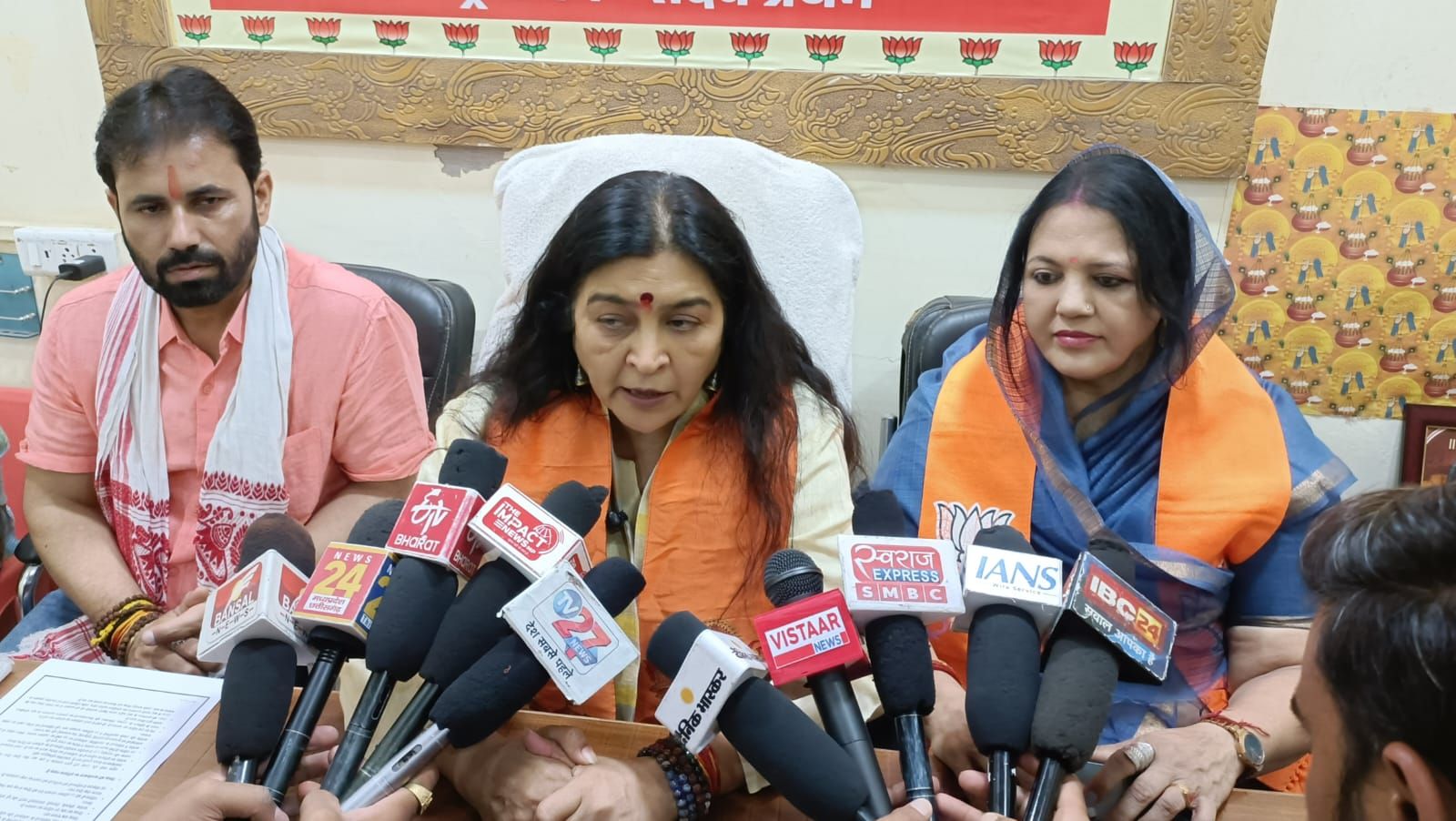  बड़वानी महिलाओ की उड़ान एवं उनका गला घोंटने का पाप कांग्रेस व उसकी सहयोगी पार्टियों ने किया-डॉ. दिव्या गुप्ता