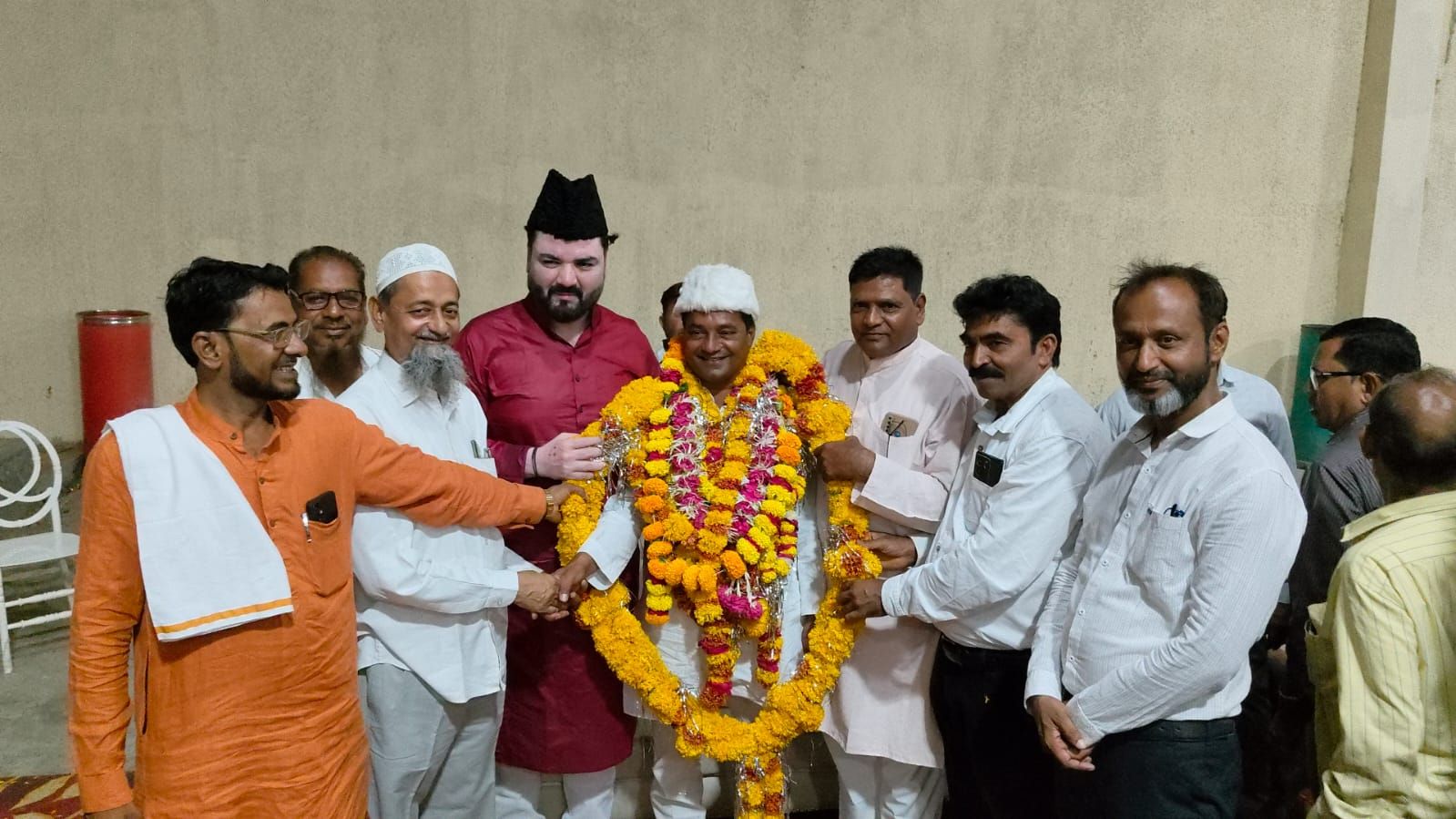 बड़वानी जिले से 200 हज यात्री रवाना, टीकाकरण-फिटनेस जांच के बाद हुआ सम्मान देश में अमन चैन के लिए दुवा करेंगे