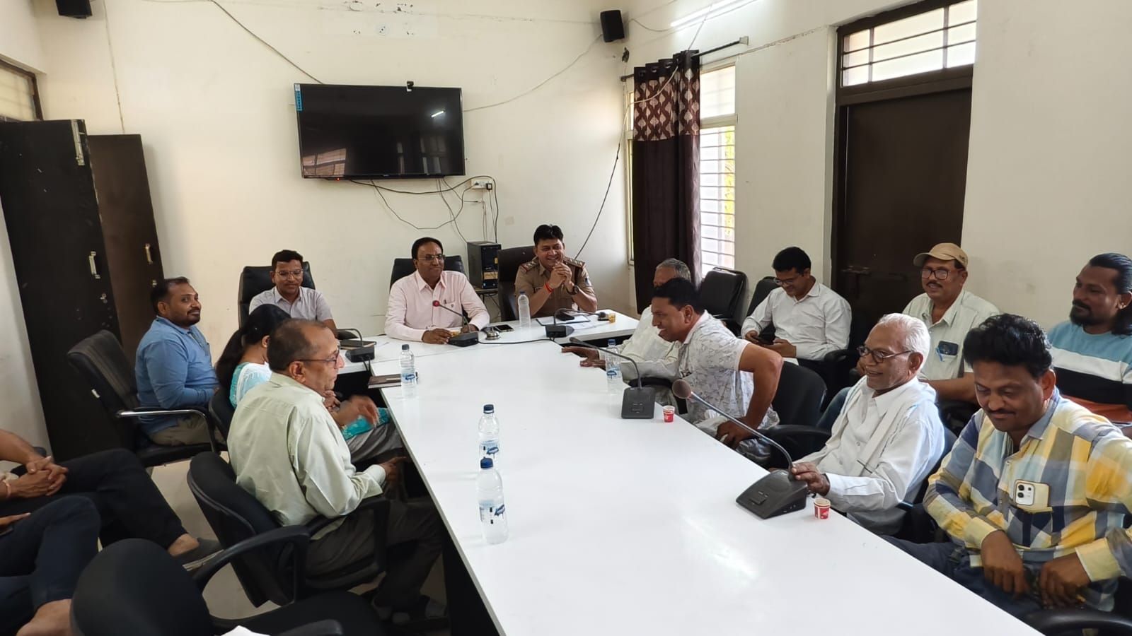 कसरावद केतहसीलकार्यालय में एसडीएम की उपस्थिति में शांति समिति की बैठक  सम्पन्न
