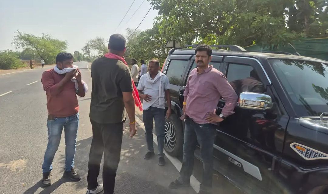 बड़वानी पिस्तौल की नोक पर बियर से भरी पिकअप लूटी, 30 से अधिक बदमाशों ने दिया वारदात को अंजाम