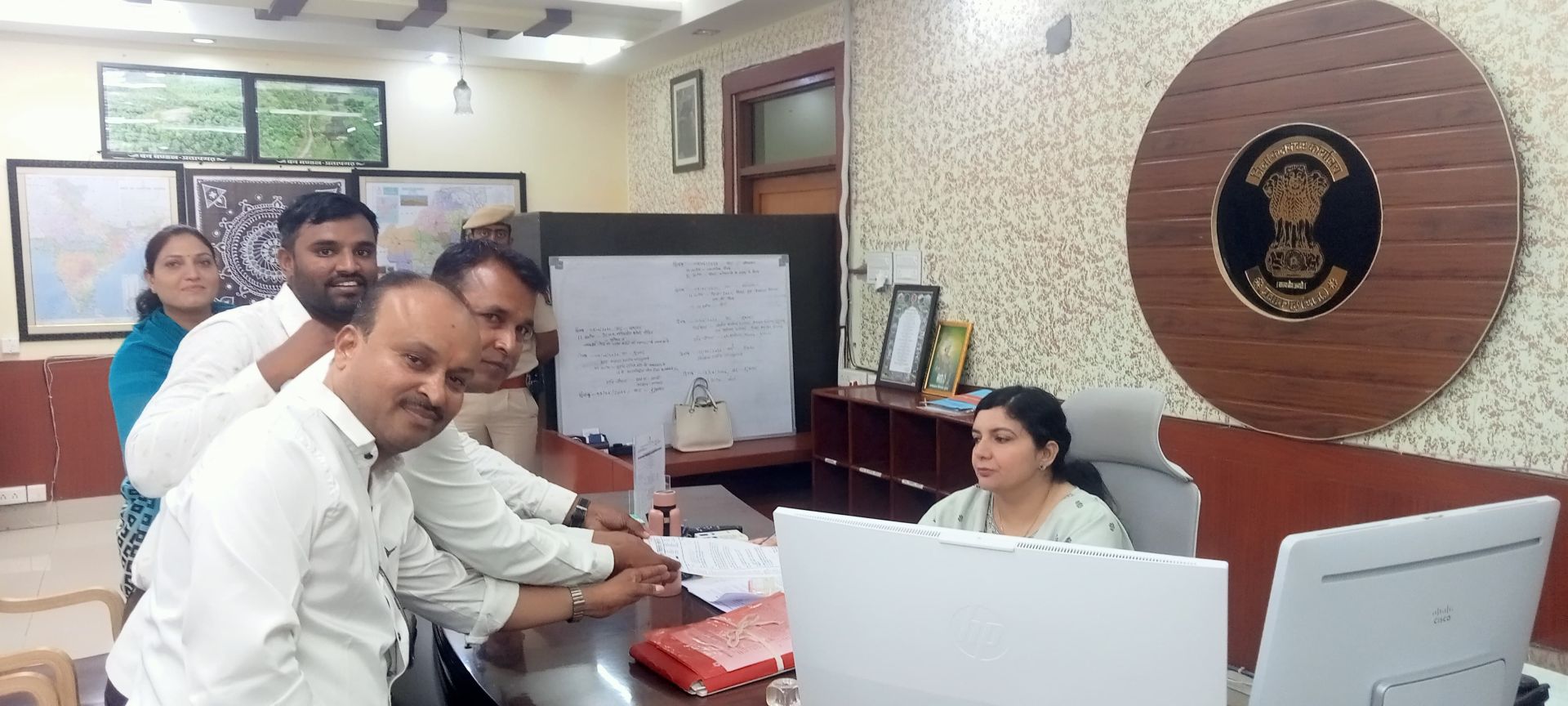  प्रताप गढ़ नियमितीकरण की मांग को लेकर पंचायत शिक्षक विद्यालय सहायकों ने सरकार को दी आंदोलन की चेतावनी