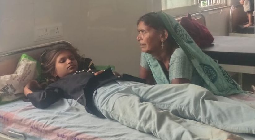धार बाग बकस्तूरबा गांधी छात्रावास से दो छात्राएं निकलीं, एक ने कीटनाशक पिया; सुरक्षा व्यवस्था पर उठे सवाल