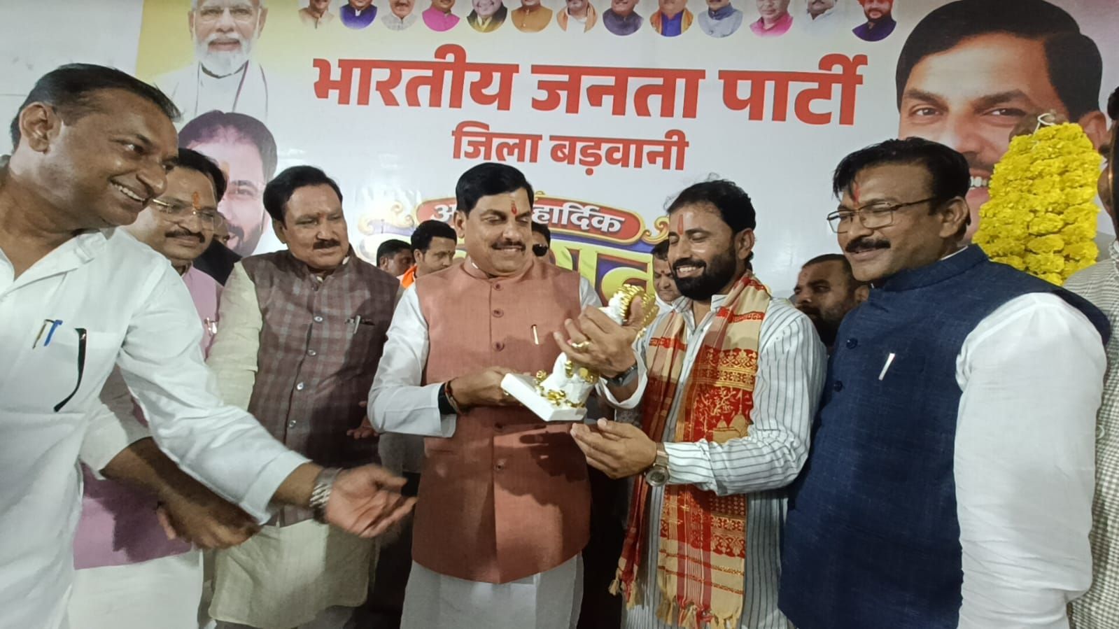 सीएम डॉ. मोहन यादव ने तुलन में की पूजा-अर्चना, कार्यकर्ताओं से किया सीधा संवाद, फूड प्रोसेसिंग उद्योग लगाने का किया वादा