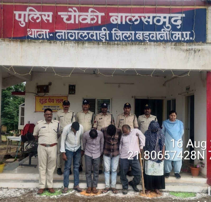 शादी के नाम पर धोखाधड़ी करने वाले ‘लुटेरी दुल्हन’ गिरोह का पर्दाफाश; महिला सहित 5 आरोपी गिरफ्तार, ₹1.73 लाख कासामान जप्त