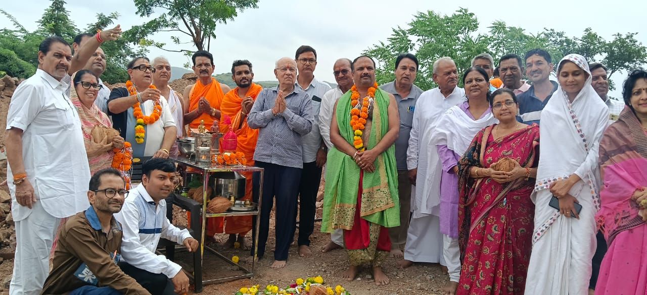 पार्श्वगिरी तीर्थ पर 23 फीट उत्तुंग पार्श्वनाथ भगवान जिनालय एवं गुरु मंदिर का भव्य भूमि पूजन-शिलान्यास