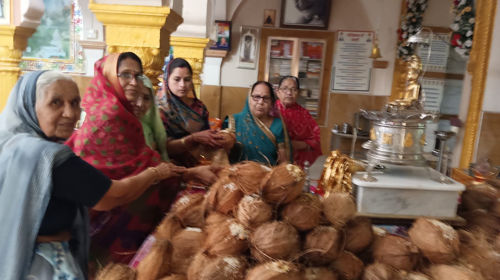 सूरज के तप में और गुरु के तप में अंतर होता है - गुरु का तप हमें सन्मार्ग पर लेजता हेआर्यिका सुप्रज्ञ मति माताजी 