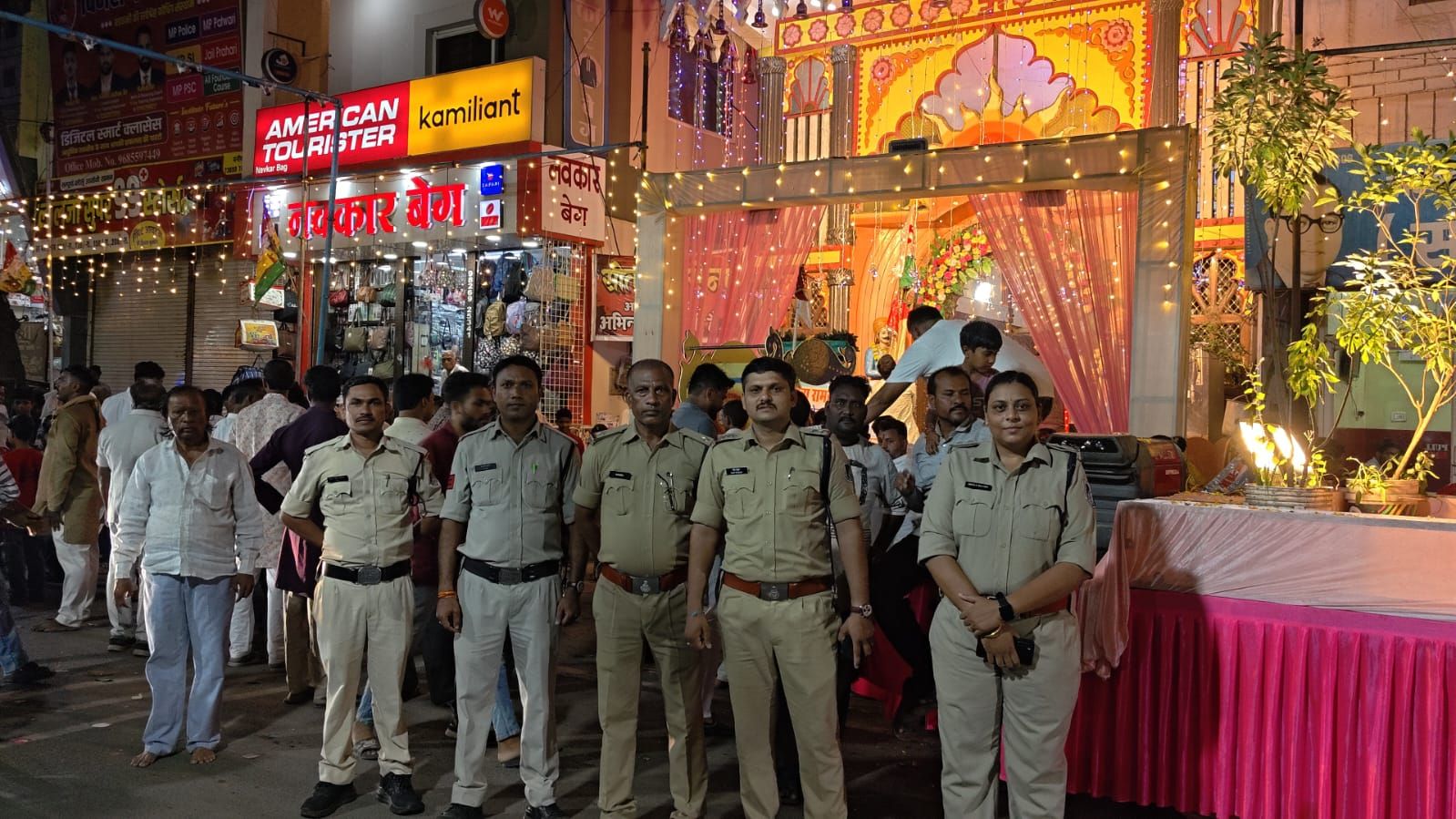 गाजे-बाजे के साथ निकली बाबा श्री रामदेव जी महाराज की विशाल शोभायात्रा, नगर में जगह-जगह हुआ भव्य स्वागत