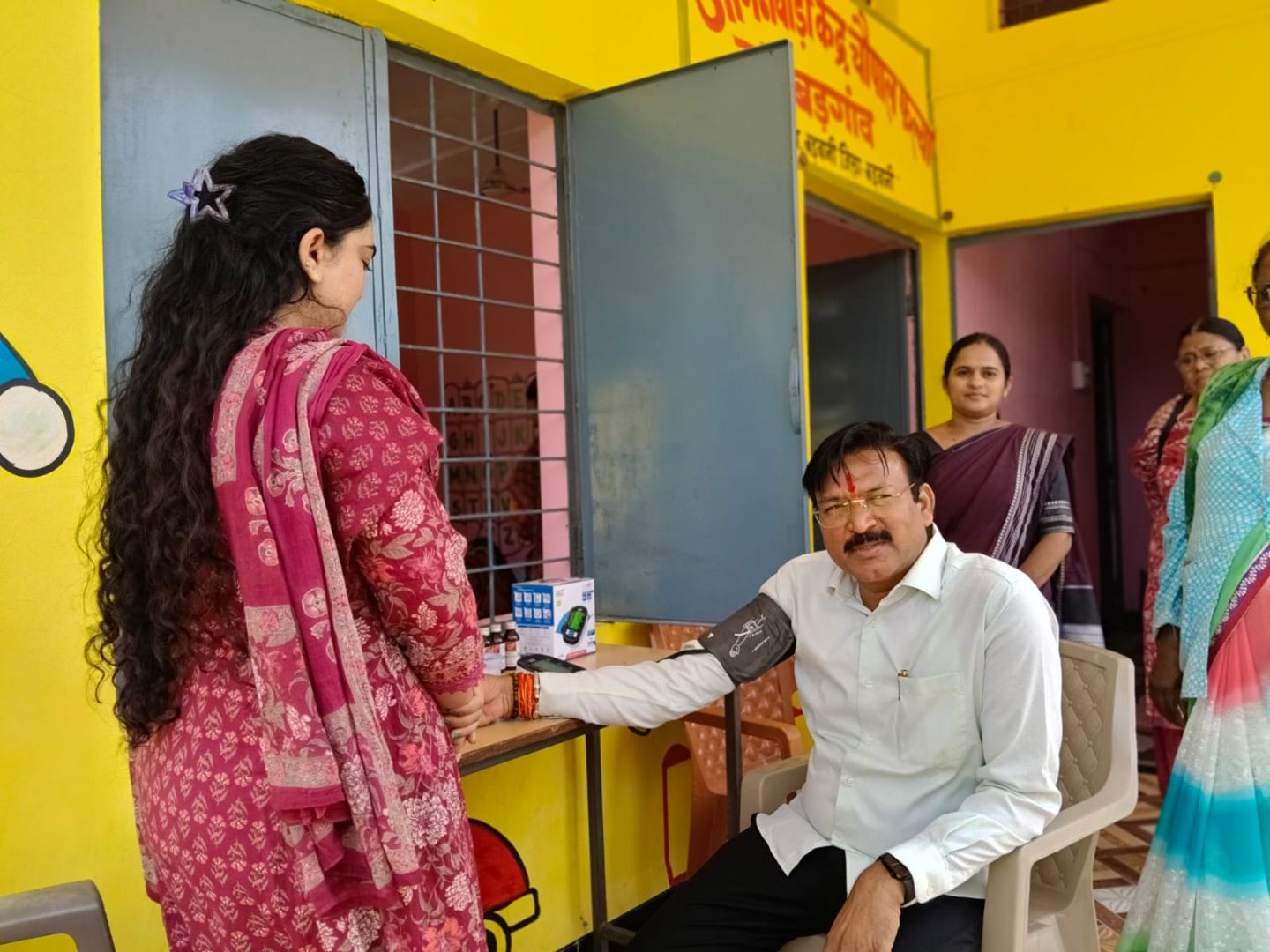 बड़गाव चौपाल फलिया में 'सेवा संकल्प अभियान''आँगन मिलन सेवा' संपन्न; लोकसभा सांसद श्री गजेंद्र सिंह पटेल ने किया पौधा रोपण