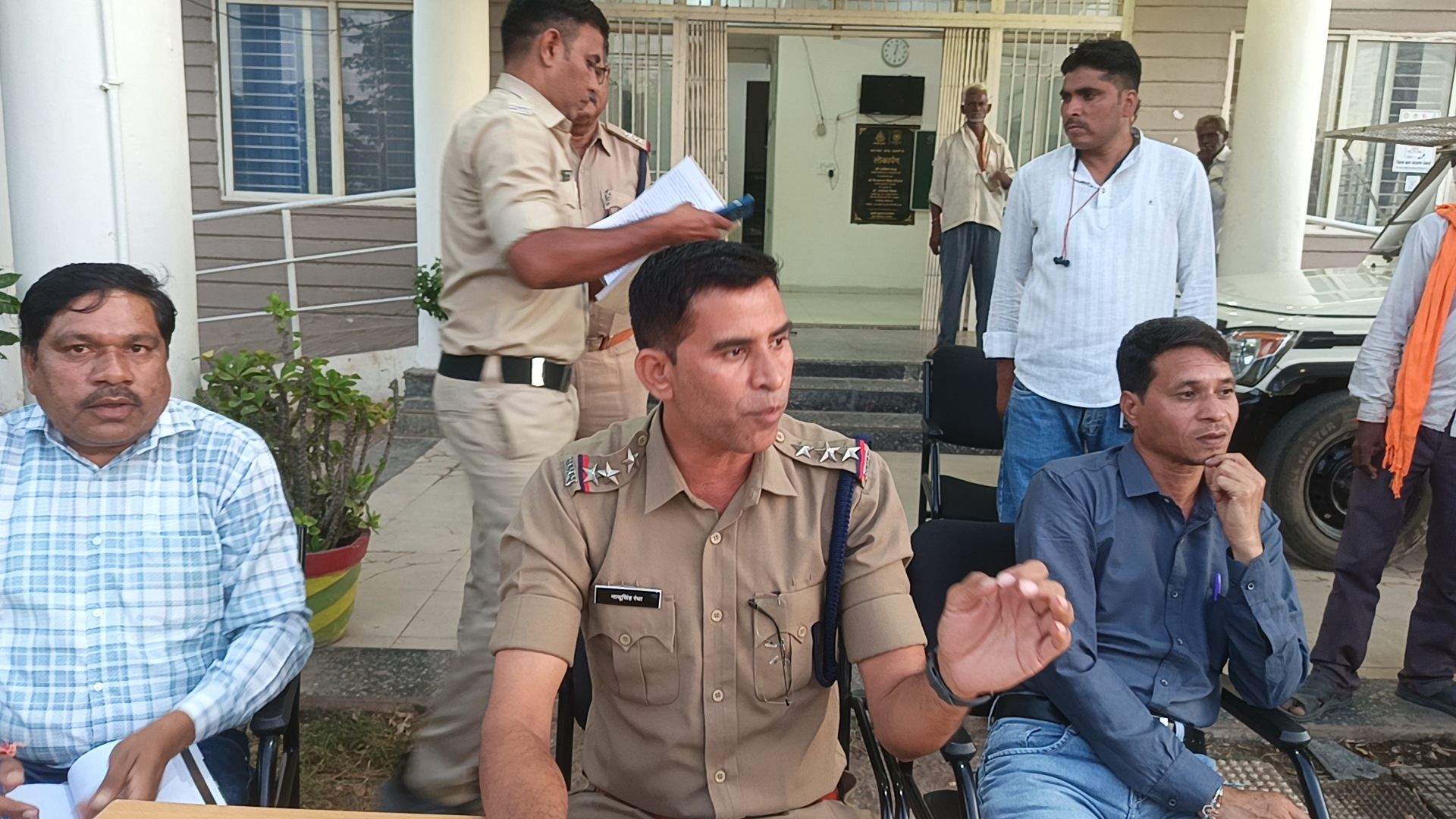 अंजड़ शांति समिति बैठक में उठा जनसमस्याओं का मुद्दा, थाना प्रभारी ने सख्त कार्रवाई का दिया भरोसा”