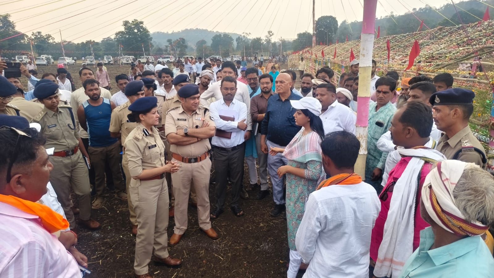 मुख्यमंत्री डॉ. मोहन यादव के बड़वानी दौरे को लेकर डीआईजी, कलेक्टर एवं एसपी ने किया कार्यक्रम स्थलों का निरीक्षण