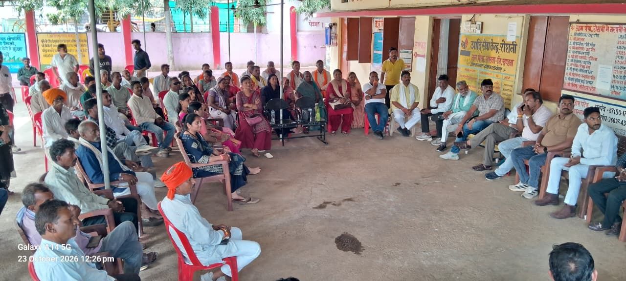 नालछा,धरमपुरी के जनप्रतिनिधियों ने रोशनी व कालमुखी पंचायतों का कियाभ्रमण,मछलीपालन,जैविक खाद कर वसूली को देखा 
