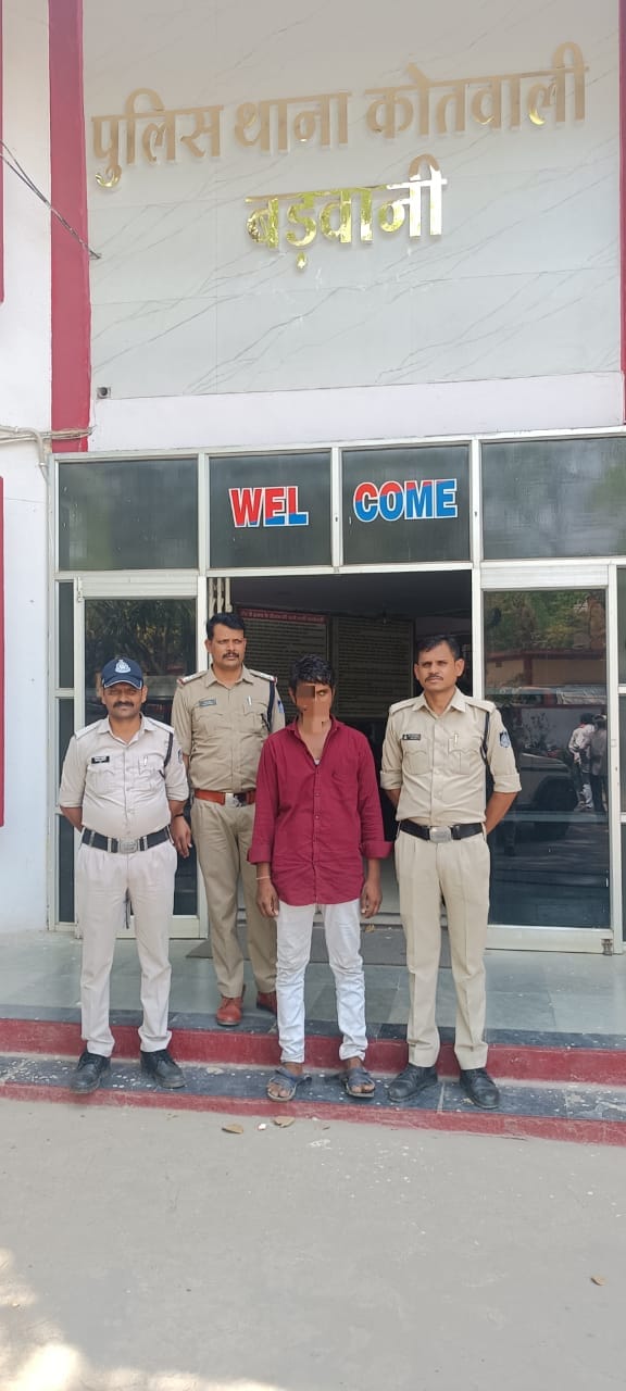 सुने मकान में हुई चोरी को बड़वानी कोतवाली   द्वारा दो दिन में चोर को माल सहित पकड़ा