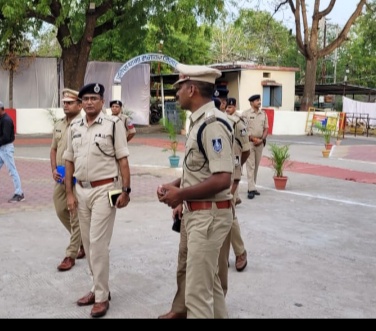 पुलिस महानिरीक्षक महोदय इन्दौर (ग्रामीण) जोन  श्री अनुराग द्वारा दिनांक 12.06.2024 को धार जिले के एस.डी.ओ.पी. कार्यालय मनावर, थाना मनावर, थाना गंधवानी व थाना धरमपुरी का औचक निरीक्षण किया दिए कड़े निर्देश