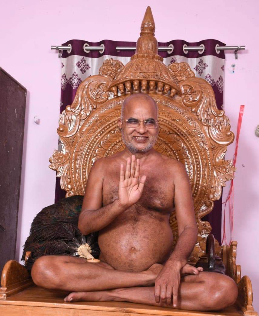 बड़वानी जेन समाज ने  गणचार्य विराग सागर जी को दी विनयांजलि   जैन समाज के बड़े आचार्यों में से एक लगभग 350 दीक्षा प्रदाता बड़े संघ के जन नायक 108 गणाचार्य श्री विराग सागर जी महाराज के महावीर शरण  जालना में  होजाने से जेन समाज मे शोक की लहर जगह जगह दी जारही है श्रद्धांजलि