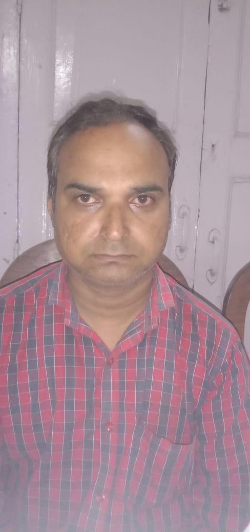 7 हजार रुपये की रिश्वत लेते हुवे श्री पीयूष चौकड़े  उम्र 36 साल पद सहायक ग्रेड 3 कार्यालय मुख्य चिकित्सा एवं स्वास्थ्य अधिकारी जिला खंडवा को रंगे हाथों पकड़ा