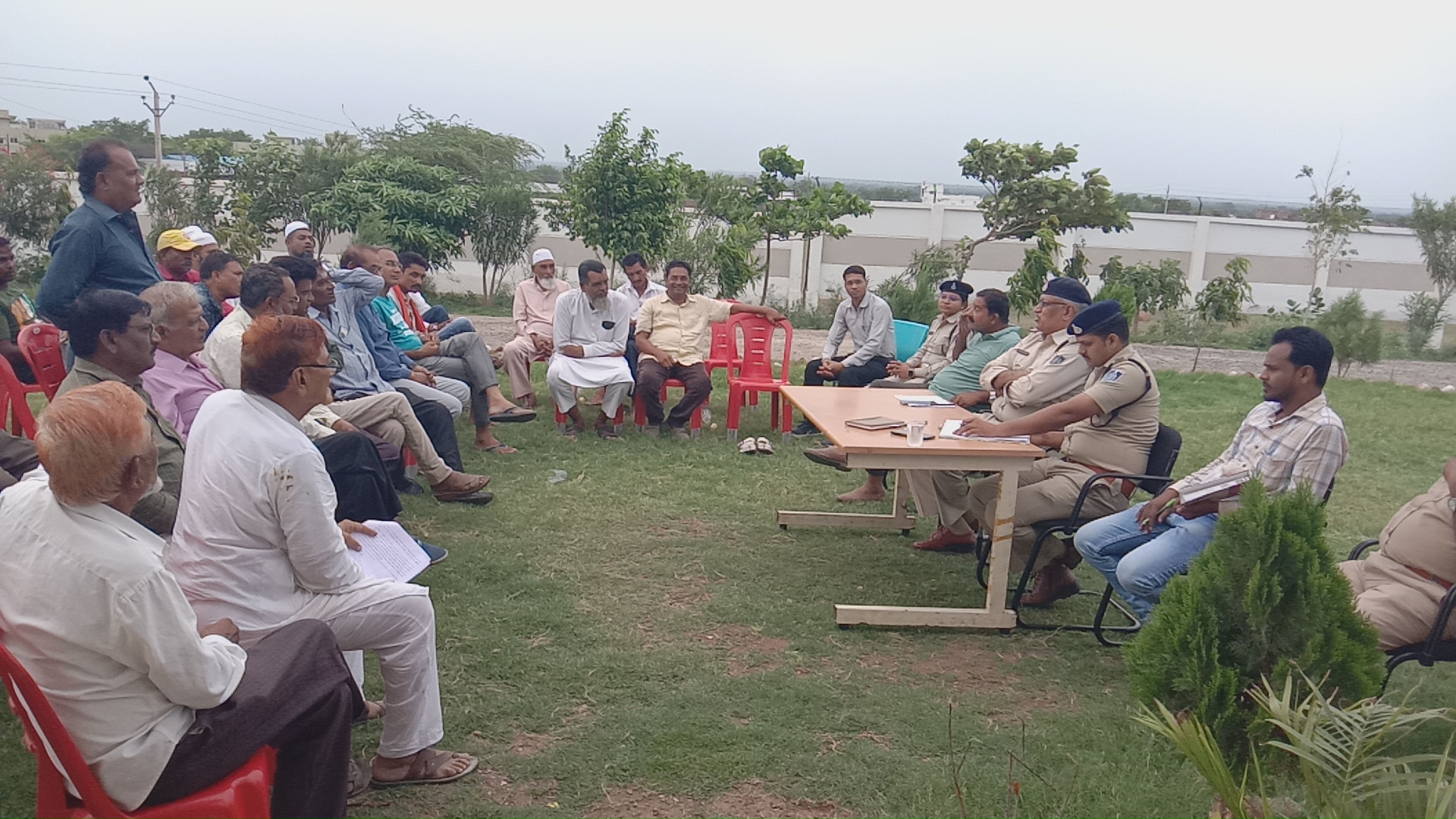 पुलिस थाना अंजड़ में आगामी मोहर्रम पर्व को लेकर शांति समिति की बैठक संपन्न