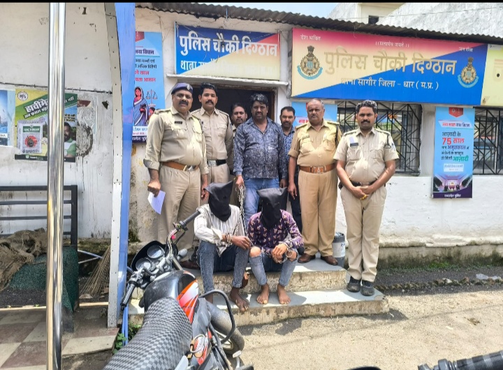 धार थाना सागौर अंतर्गत चौकी दिग्ठान पुलिस द्वारा 10 दिन पूर्व सिलोटीया-बगडी रोड पर मोटर सायकल चालक के साथ हुई लूट की घटना का किया पर्दाफाश, 03 आरोपीगण (01 नाबालिक सहित) को किया गिरफ्तार।