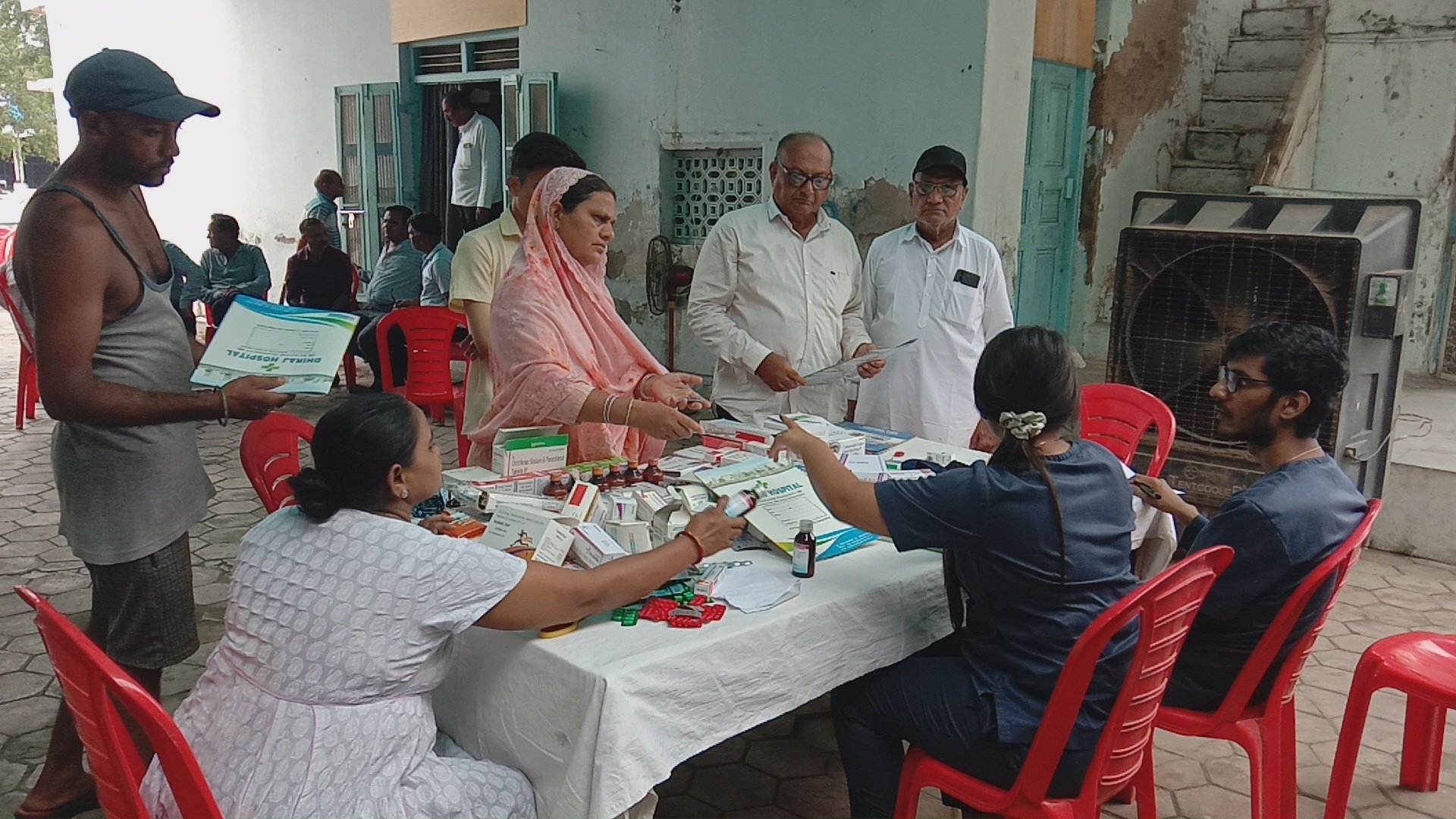 अंजड़ गुरुपूर्णिमा पर निशुल्क नेत्र शिविर का आयोजन मानव सेवा समिती द्वारा किया गया