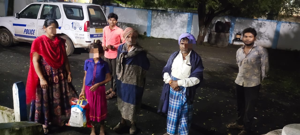 निवाली बस कंडक्टर की जागरूकता एव निवाली पुलिस की सक्रियता से परिजनों के चेहरे पर लोटी मुस्कान