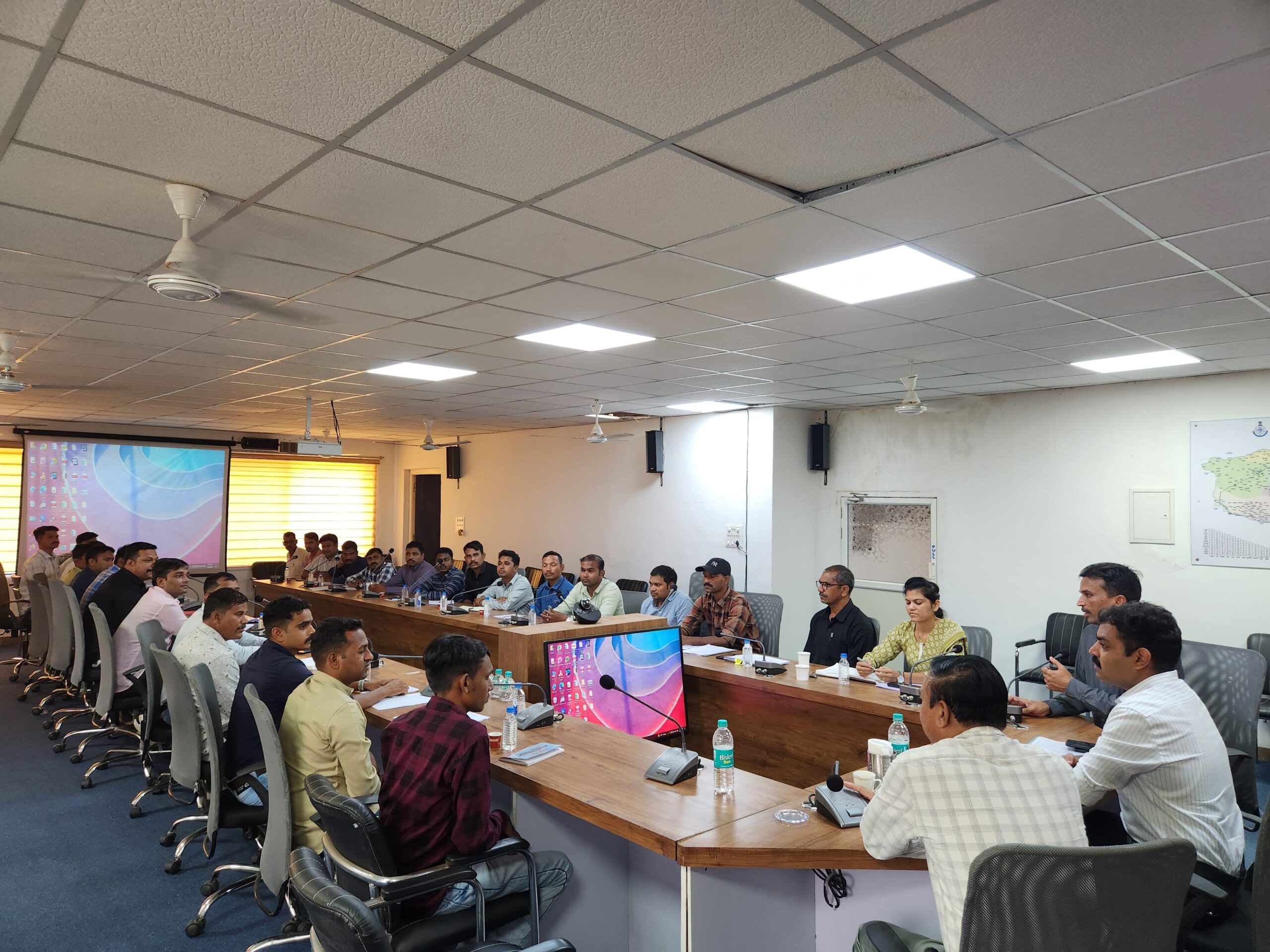 बड़वानी सोशल मीडिया मॉनिटरिंग के संबंध में भोपाल से प्रशिक्षण प्राप्त डी.एस.पी. अजाक श्री जितेन्द्र भास्कर ने दिया प्रशिक्षण