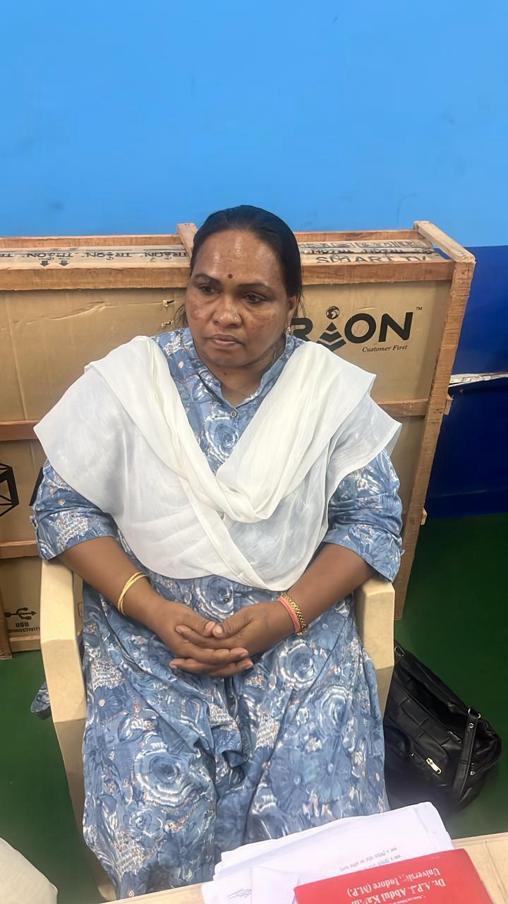 इंदौर श्रीमती शीला मेरावी जिला परियोजना समन्वयक जिला इंदौर को 1 लाख रुपये  की रिश्वत लेते हुवे  लोकायुक्त ने किया गिरफ्तार