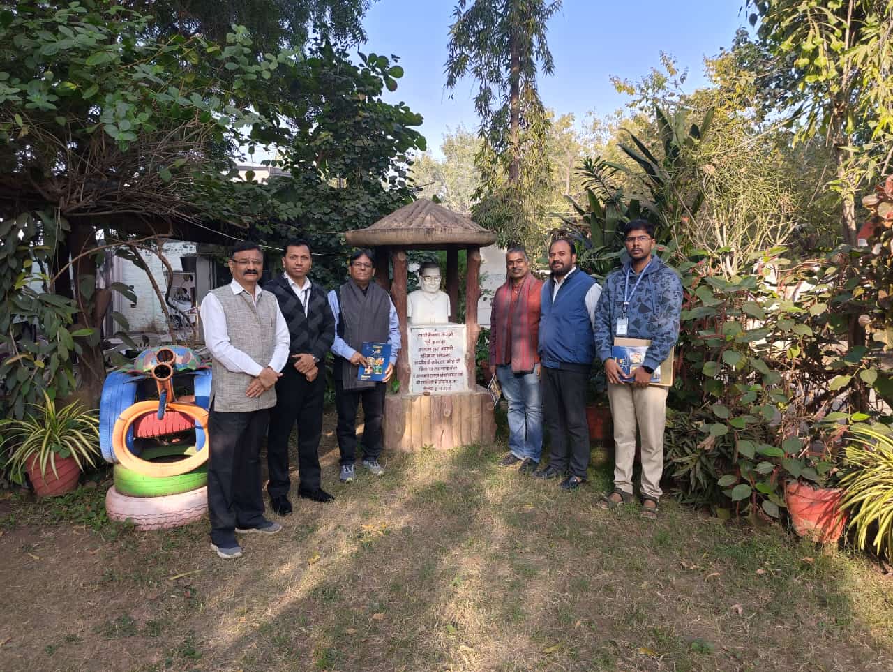 बड़वानी सभी के समन्वित प्रयास से कुष्ठ मुक्त भारत बनाना हमारा लक्ष्य डीडीजी  - डॉ एस सेंथिलनाथन ने अपनी दौरे के दौरान अपने विचार आशा ग्राम में  रखे