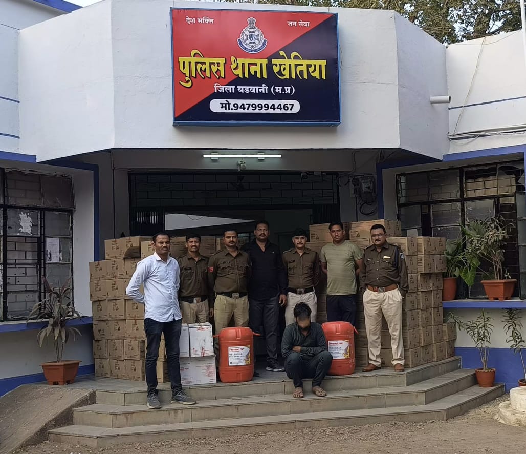 खेतिया पुलिस ने ग्राम निसरपुर में खड़े ट्रक से चोरी हुए विडोल कंपनी के आयल को गुजरात के गोधरा से बरामद कर मुख्य आरोपी यमन पिता आसिफ को गिरफ्तार कर भेजा जेल