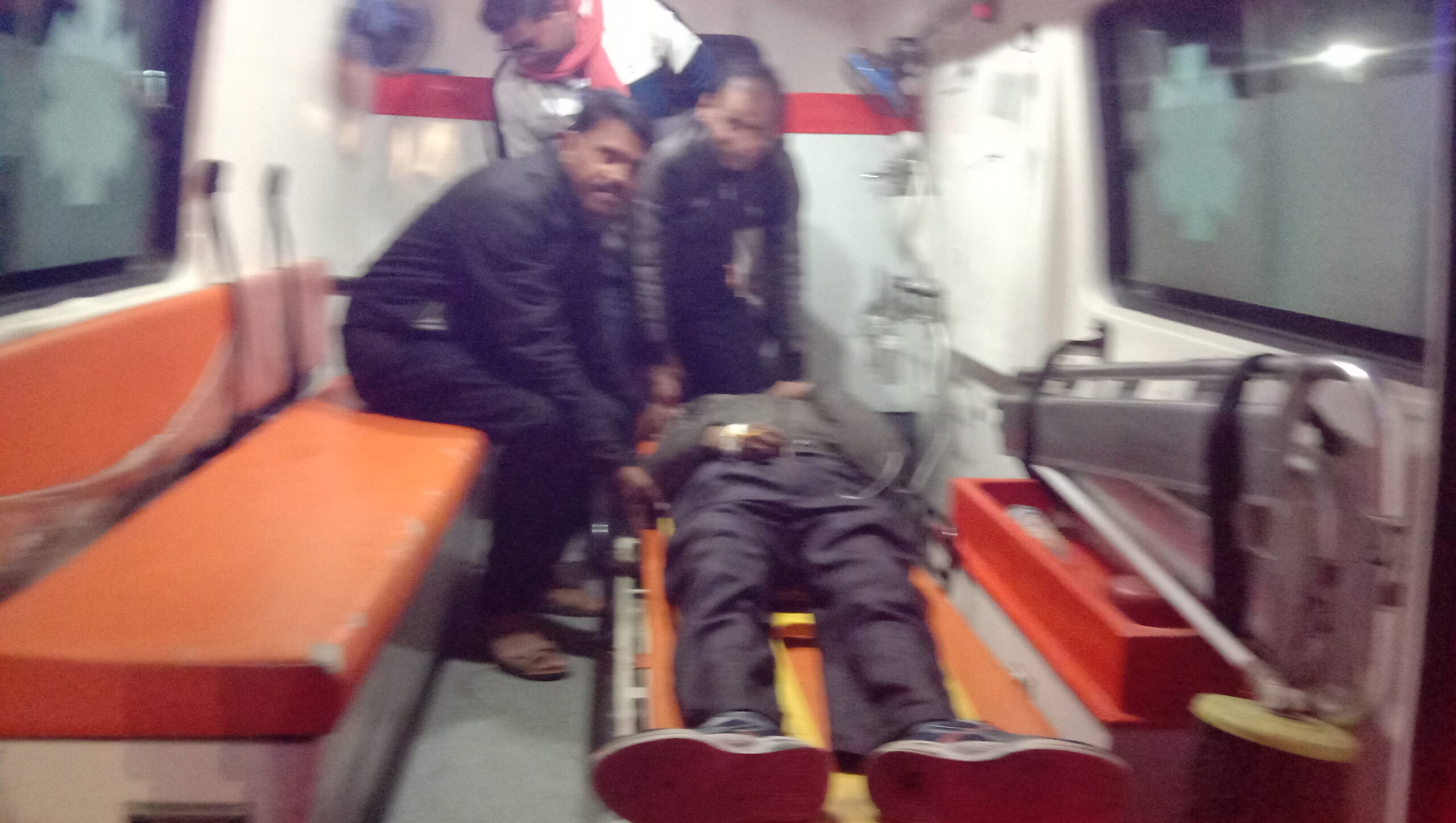 अंजड़  दुर्घटना में घायल व्यक्ति के लिए बड़वानी के दो एडवोकेट देवदूत बनकर आए बचाई घायल दिलीप की जान