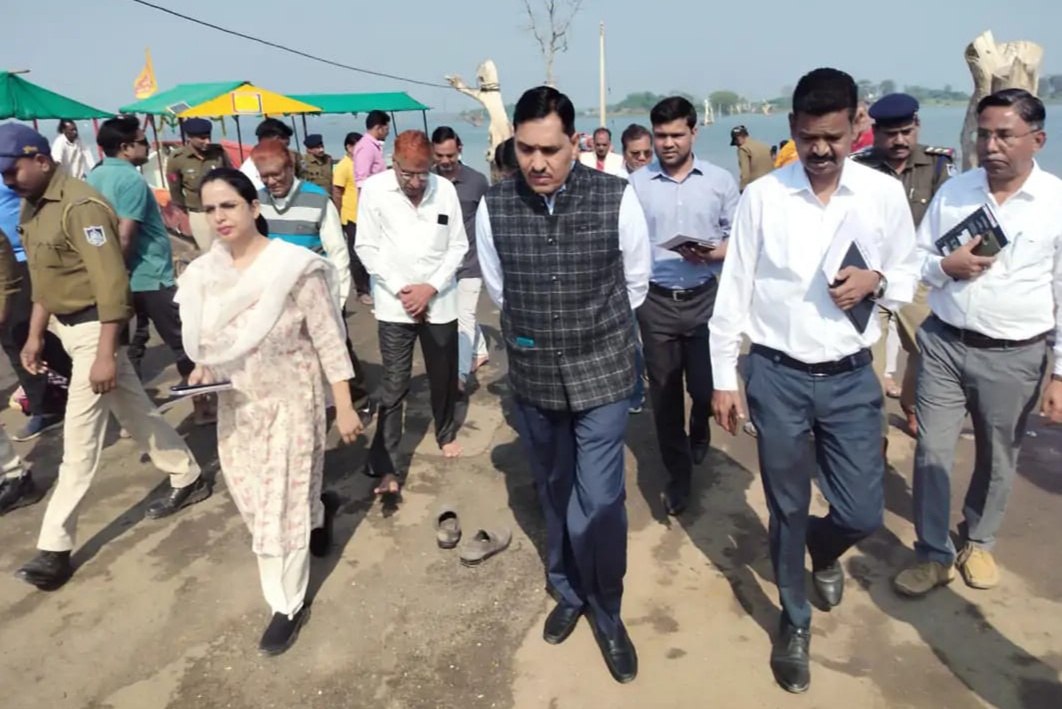बड़वानी नर्मदा जयंती उत्सव को लेकर कलेक्टर व पुलिस अधीक्षक ने किया राजघाट का निरीक्षण दिए निर्देश