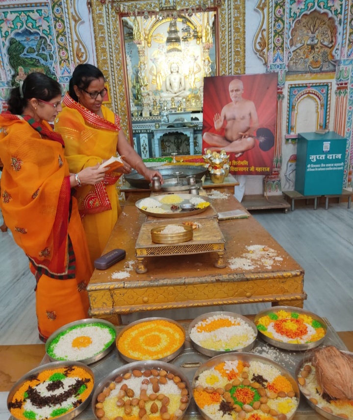 बड़वानी संत शिरोमणि आचार्य श्री विद्यासागर जी का प्रथम समाधि दिवस मनाया    आचार्य छत्तीसी विधान हुआ,आर्यिका संघ का हुआ मंगल प्रवेश