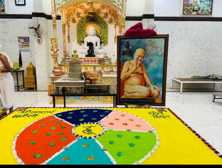 मनावर संत शिरोमणि आचार्य भगवान श्री १०८ विद्या सागर जी महा मुनिराज का प्रथम समाधि दिवस श्री आचार्य छत्तीसी मंडल विधान पूजन के साथ मनाया गया