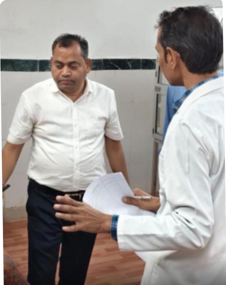 प्रताप गढ़ जिला चिकित्सालय में कई जांच नहीं हो रही थी सीएमएचओ ने किया निरीक्षण खुली पोल 143 जांचों में कई जांच नहीं हो रहीं थी मौके पर कई जांचे शुरू करवाई।