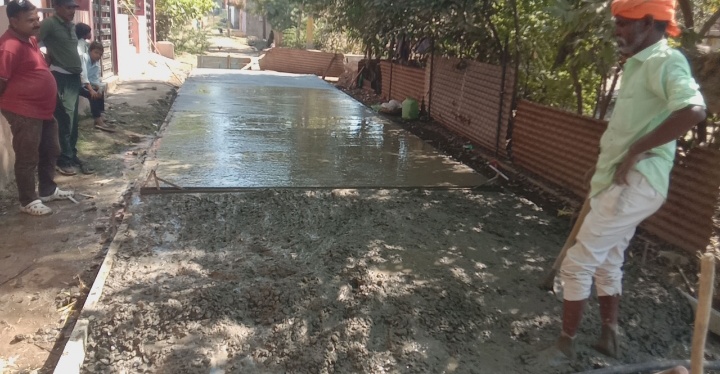 ग्राम पंचायत मोहीपुरा में जनपद उपाध्यक्ष नारायण मंडलोई ने निर्माण कार्य में भ्रष्टाचार के लगाए गंभीर आरोप