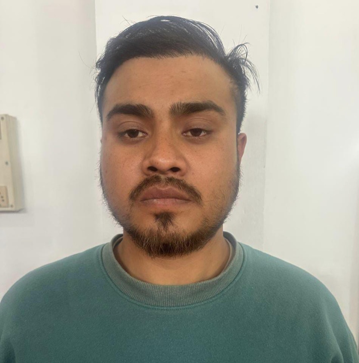 प्रतापगढ़ पुलिस की बड़ी कार्रवाई प्रतापगढ़ की पुलिस टीम ने कार्रवाई करते हुए एक आरोपी को मणिपुर से किया गिरफ्तार