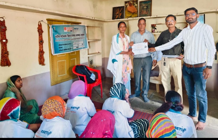 प्रतापगढ़ डेयरी फार्मिंग कर कम लागत में पाए अधिक मुनाफा