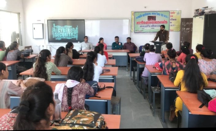 शासकीय महाविद्यालय, मनावर में आज  राष्ट्रीय सुरक्षा दिवस मनाया गया बच्चों को दी जानकारी