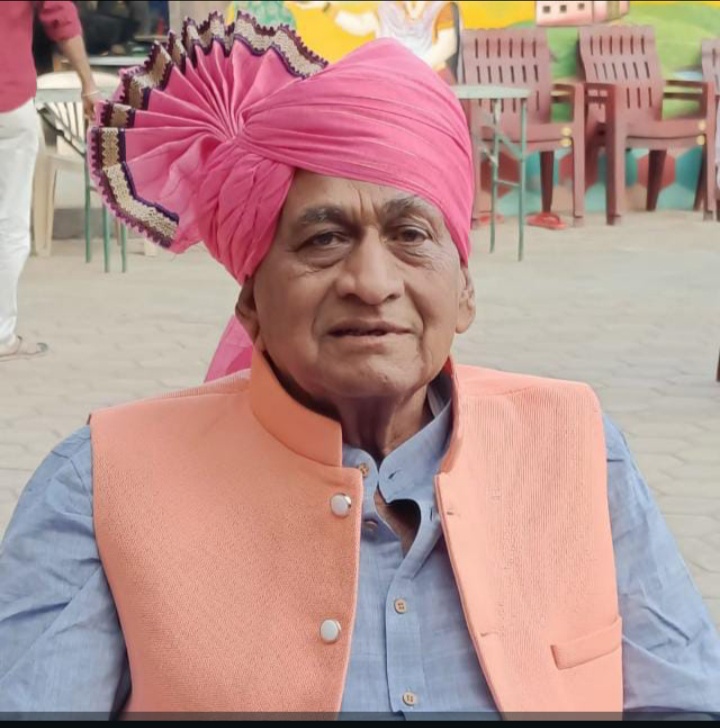 अंजड़ पाटीदार समाज के अध्यक्ष पद  पर गोविंद सीताराम आवल्या निर्विरोध  निर्वाचित हुवे बधाई का लगा तांता