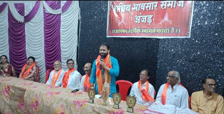 अंजड:- क्षत्रिय भावसार समाज की कुलदेवी माँ हिंगलाज देवी के जन्मोत्सव पर्व पर शाम 5 बजे बसस्टैंड से गाजो बाजो के साथ भव्य शोभायात्रा निकाली गई समापन कार्यक्रम में मुख्य अतिथि भाजपा जिला अध्यक्ष अजय यादव उपस्थित रहे