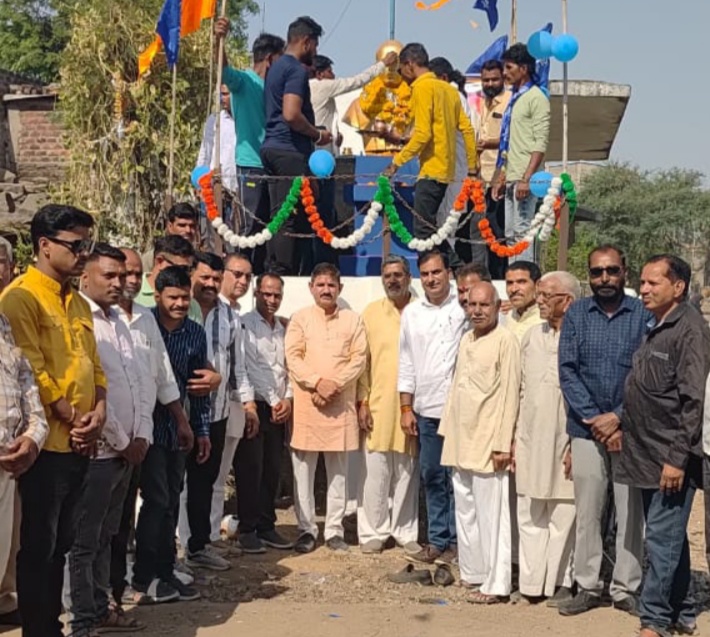 नालछा/ भारतीय जनता पार्टी मंडल बगड़ी मैं भारत के संविधान के निर्माताडॉक्टर बाबा साहेब भीमराव अंबेडकर जयंतीपर मंडल अध्यक्ष लोकेंद्र चौधरी के नेतृत्व में ग्राम बिल्लोदा खुर्दमे मनाई गई