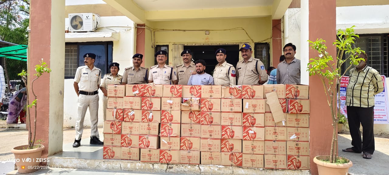 कुक्षी पुलिस ने अवैध शराब तस्करों के खिलाफ कार्यवाही कर 120 पेटी कीमत 3 लाख 31हजार की शराब जप्त  की