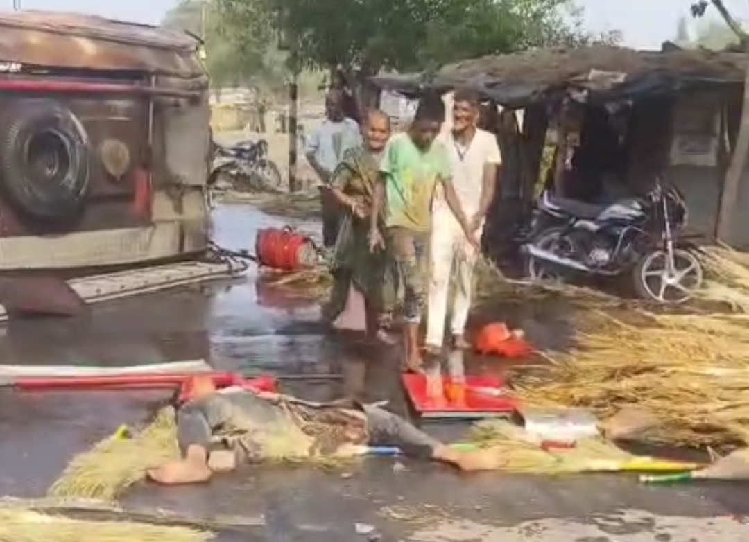 उज्जैन जिले के बड़नगर में नगर परिषद बड़नगर के फायर ब्रिगेड के द्वारा तीन लोगों की कुचल जाने से मौत 2 गंभीर घायल