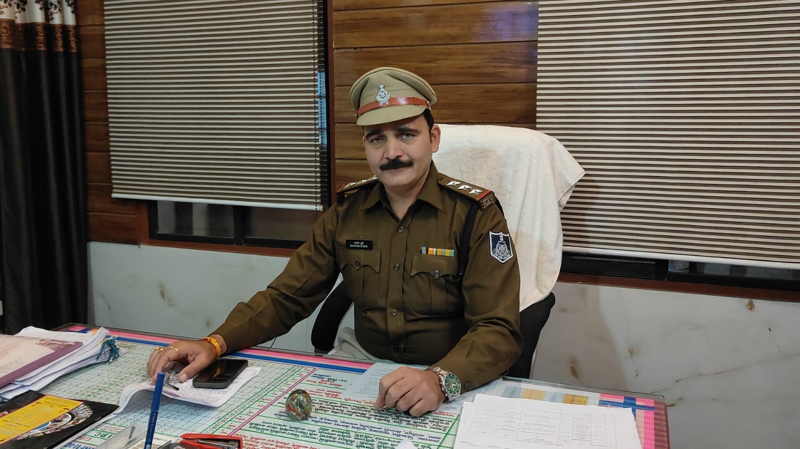 गणपति घाट के नई सड़क पर वाहनों पर पथराव, वरिष्ठ पत्रकार ने थाना प्रभारी को दी सूचना तो थाना प्रभारी धामनोद  ने रासुका और घर तोड़ने की दे डाली धमकी ऑडियो हुआ वायरल जिले के पत्रकारों में आक्रोष।