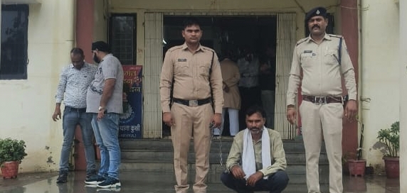 कुक्षी बलात्कार के आरोपी असलम पिता महोम्मद क़ो कुक्षी पुलिस नें गिरफ्तार कर भेजा जेल