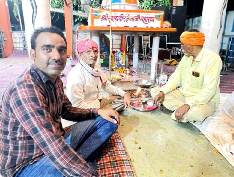 नालछा में तेजाजी गायन का किया गया भव्य आयोजन  देर रात्रि तक चला गायन,लड्डू-चूरमा का भोग लगाकर की गई महाआरती