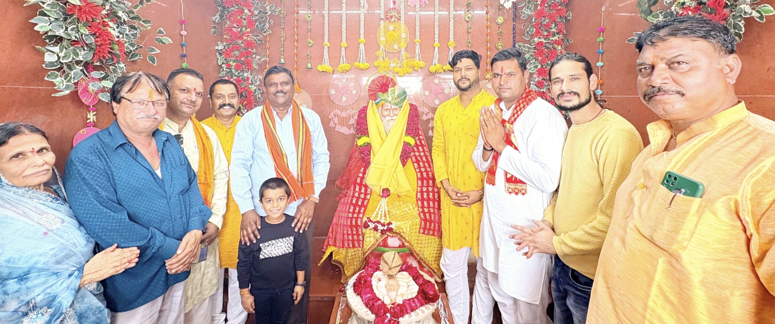 नालछा श्री राम पालकी धाम में गुरु पूर्णिमा महोत्सव धूमधाम से मनाया गया बड़ी संख्या में धाम पहुंचे श्रद्धालु भक्तो ने गुरुपूजन कर महाप्रसादी ग्रहण की