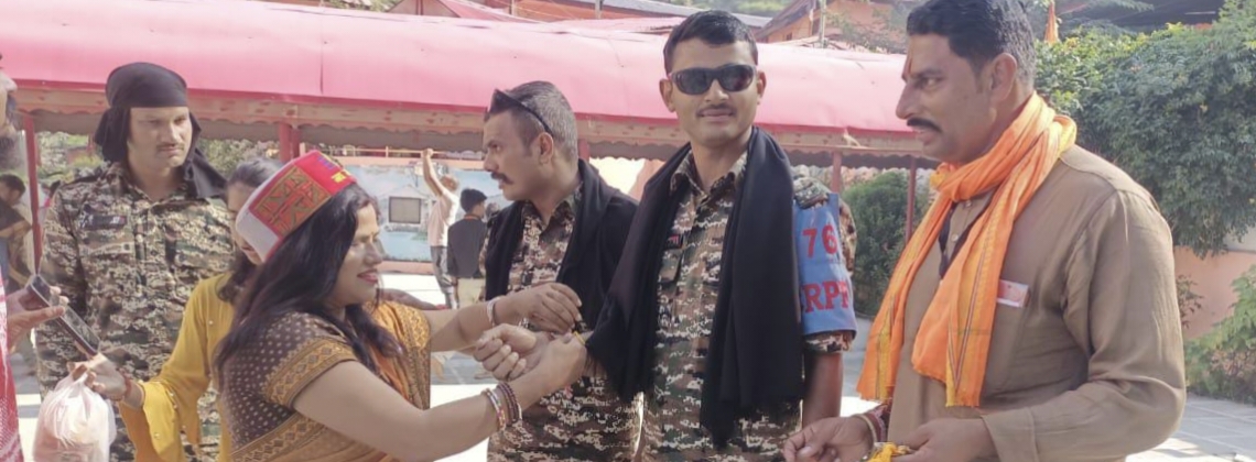 मनावर विश्व हिंदू परिषद दुर्गा वाहिनी की मात्र शक्तियों ने देश के जवानों को रक्षा सूत्र बांधा