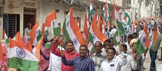 बड़दा घर घर तिरंगा अभियान के तहत ग्राम बरदा मे निकली तिंरगा यात्रा