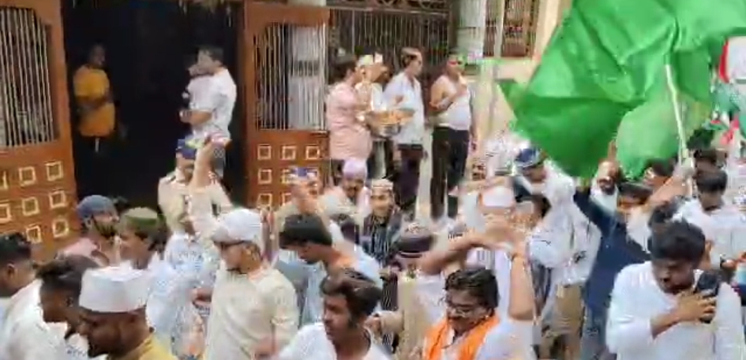 नानपुर में हर्षौल्लास और शांति के साथ मनाया गया जश्ने ईद मिलाद उन्नबी का जुलूस*