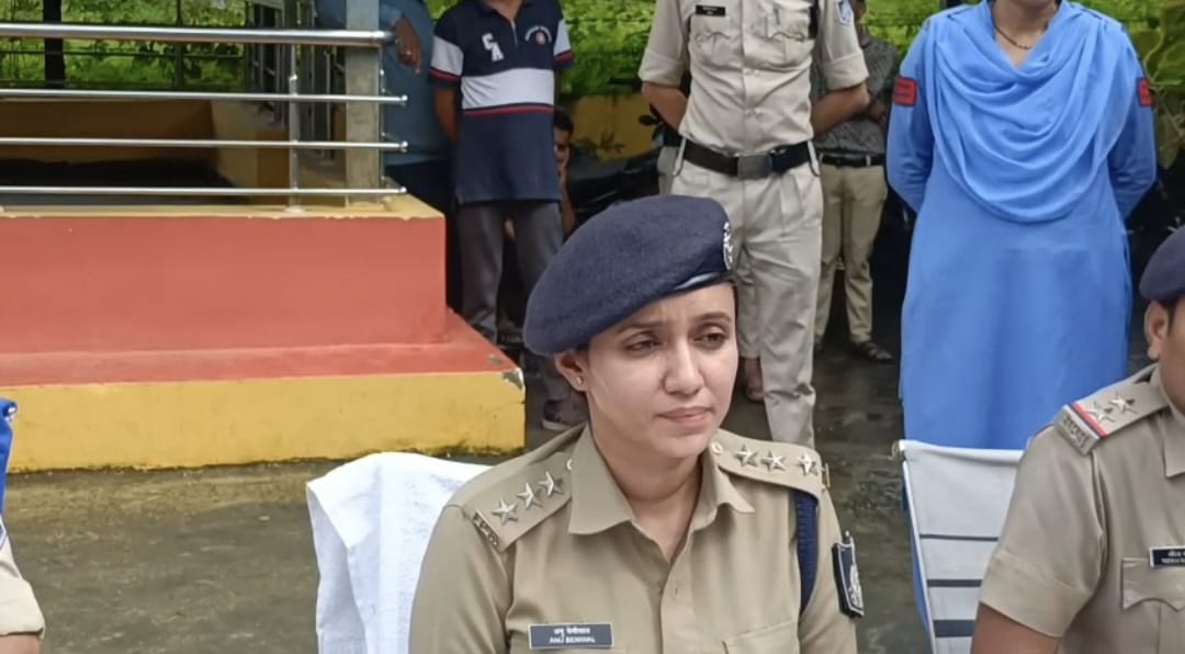 धार पुलिस को गंधवानी थाना क्षेत्रान्तर्गत लूट, डकैती, व नकबजनी करने वाले 08 आरोपियों को गिरफ्तार करने में मिली महत्वपूर्ण सफलता 11लाख का माल बरामद