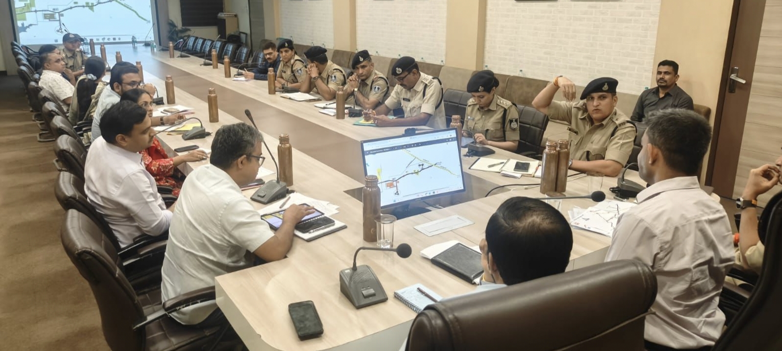 धार प्रधानमंत्री नरेंद्र मोदी के पीएम मित्रा पार्क भैसोला आगमन को लेकर प्रशासन अलर्ट